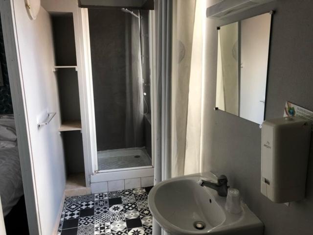 L'Escapade Otel Carentan Dış mekan fotoğraf