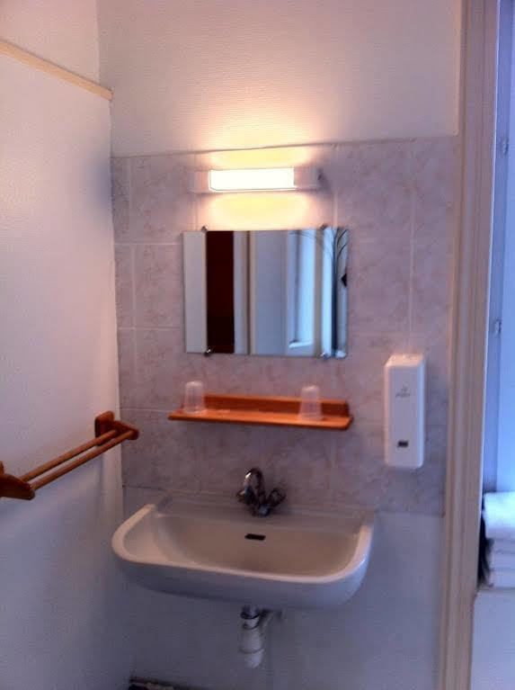 L'Escapade Otel Carentan Dış mekan fotoğraf