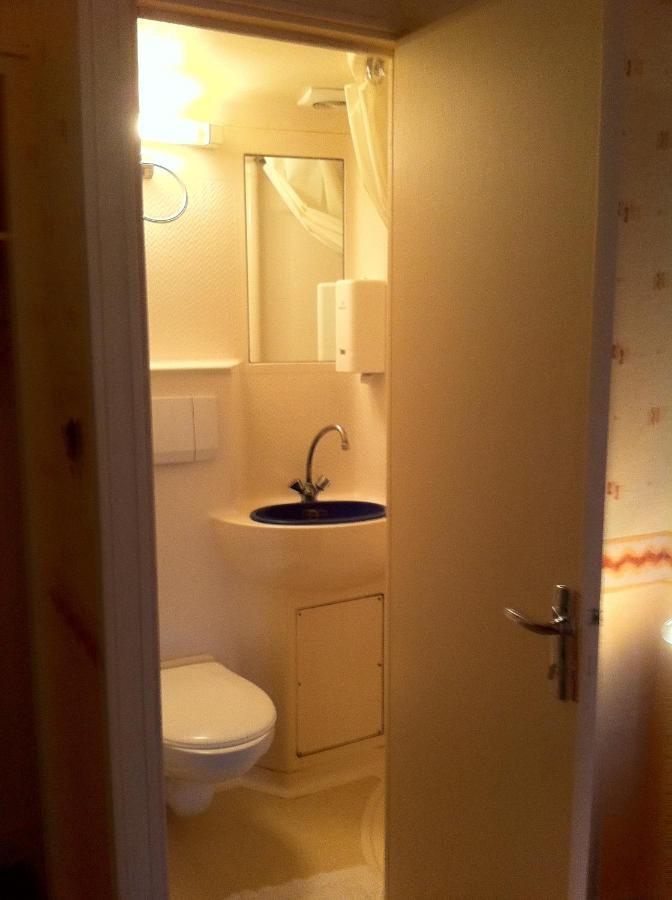 L'Escapade Otel Carentan Oda fotoğraf